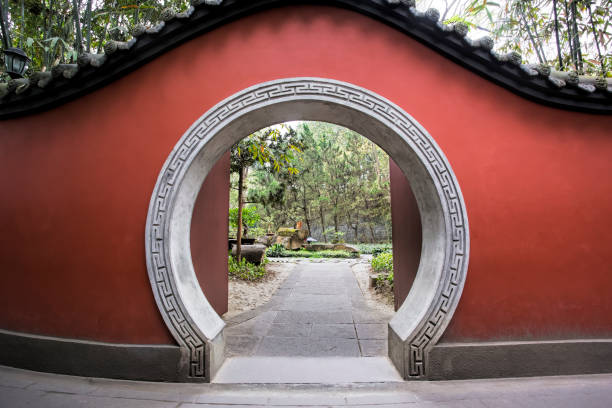 istock Passage way inside the Wuhoe Shrine in Chengdu, China 1092109742