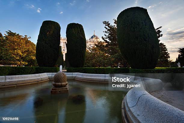 Palacio Real De Madrid Foto de stock y más banco de imágenes de Aire libre - Aire libre, Arquitectura, Arquitectura exterior