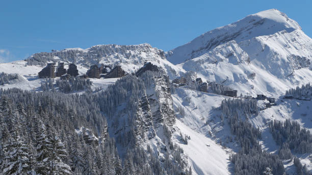istock Avoriaz along the cliff 1092159136
