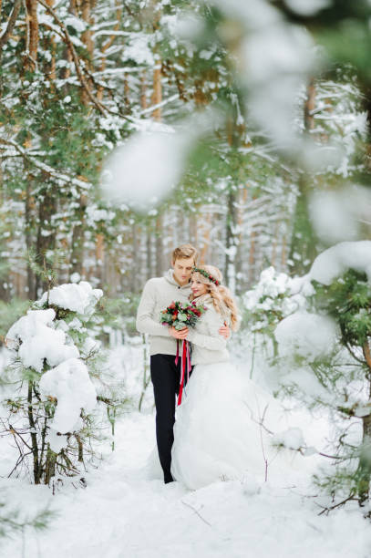 istock Winter wedding photosession in nature 1092165316