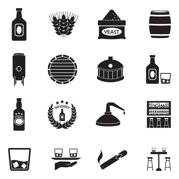 ilustraciones, imágenes clip art, dibujos animados e iconos de stock de iconos de whisky. diseño plano negro. ilustración de vector. - whisky barrel distillery hard liquor