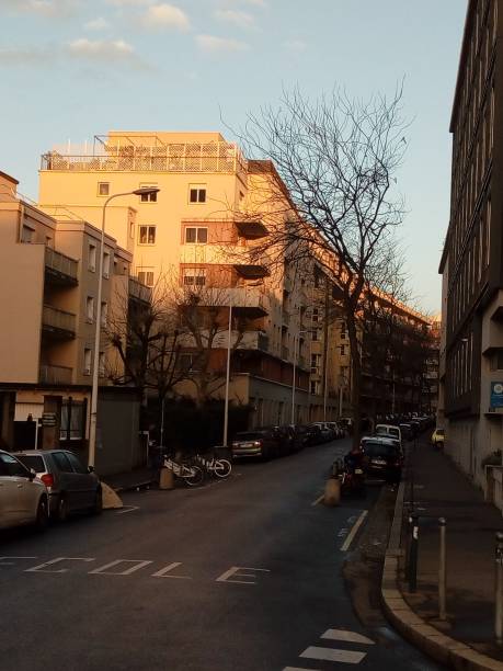 istock Sunrise in the city 1092187952