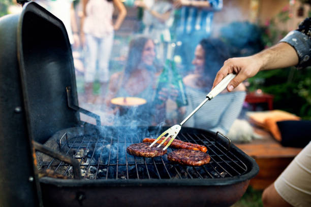 istock Summer party outdoors 1092210184