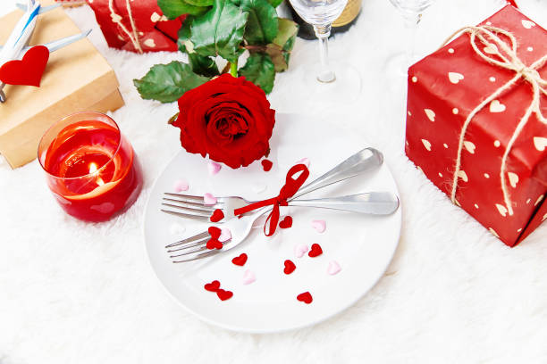istock Valentine's Day. A beautiful gift trip. Selective focus. 1092225910