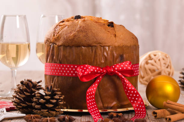 istock Panettone Christmas cake. 1092229318
