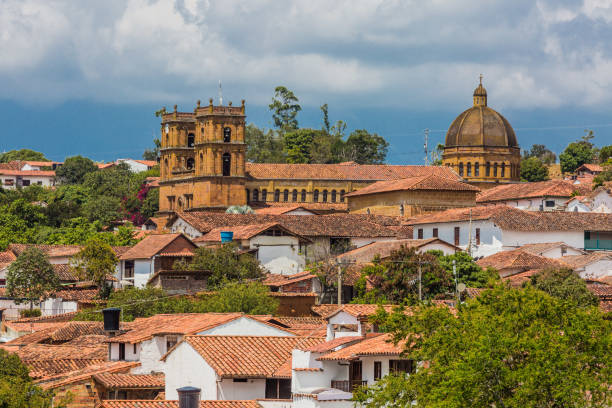 баричара скайлайн городской пейзаж сантандер колумбия - santander стоковые фото и изображения
