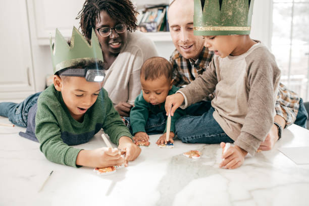 istock Family with three little kids 1092301394