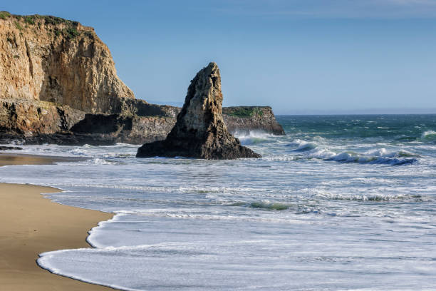 istock Ocean Waves Crashing on Rocky California Coast Beach 1092311140