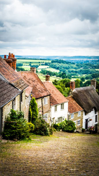 istock Old street in Shaftesbury 1092318868