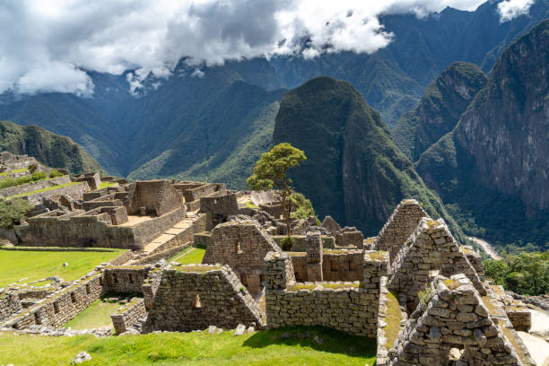 istock Machu Picchu In Peru 1092370312