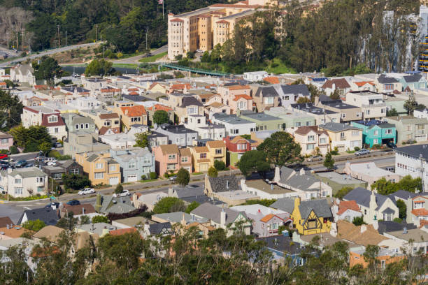 サンフランシスコ、カリフォルニア州の住宅地の航空写真ビュー - roof row house house san francisco county ストックフォトと画像