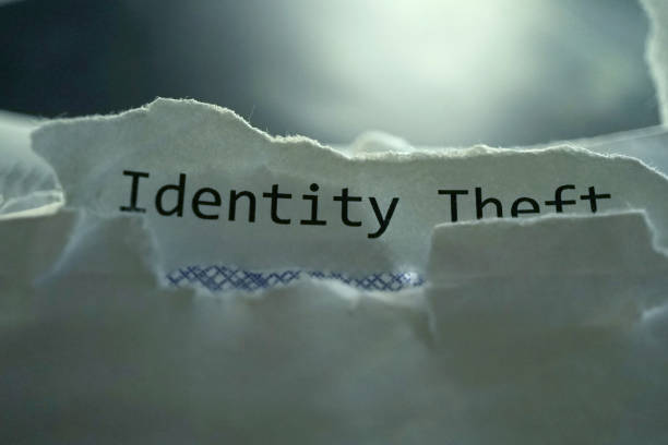 kradzież tożsamości - identity thief stealing paper shredder zdjęcia i obrazy z banku zdjęć