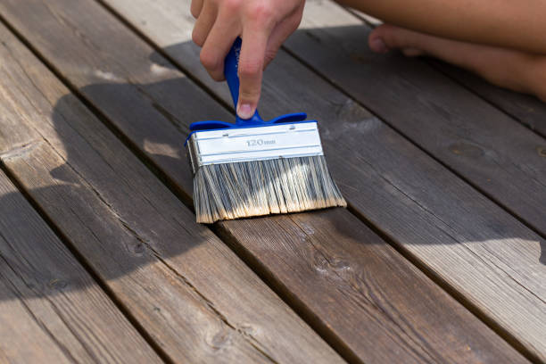 istock Oiling Terrace Wooden Patio Deck 1092444620