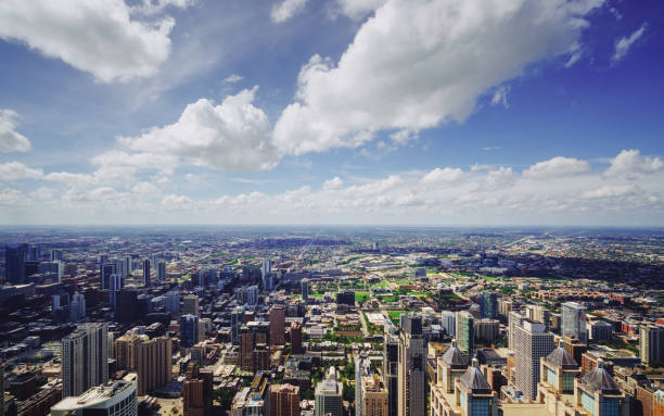 istock Aerial view of downtown Chicago 1092561564
