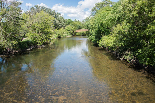 flowing dupage river: knoch knolls - dupage imagens e fotografias de stock