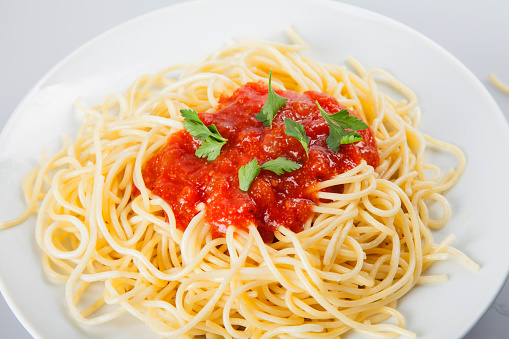 macaroni with tomato sauce