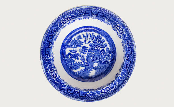 Blue and white plate Old willow pattern blue and white plate willow tree photos stock pictures, royalty-free photos & images