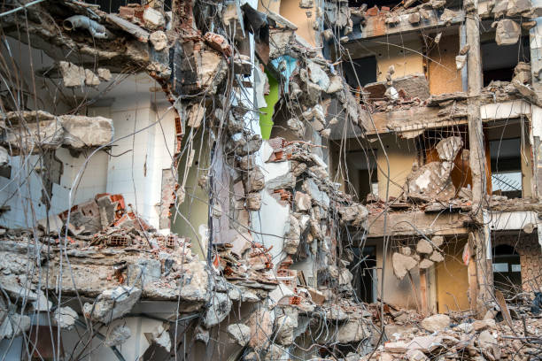 ランダウン wrecke 建物面積 - bombing city earthquake disaster ストックフォトと画像