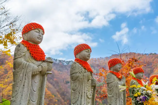 Guardian deity of children and autumn leaves of mountain