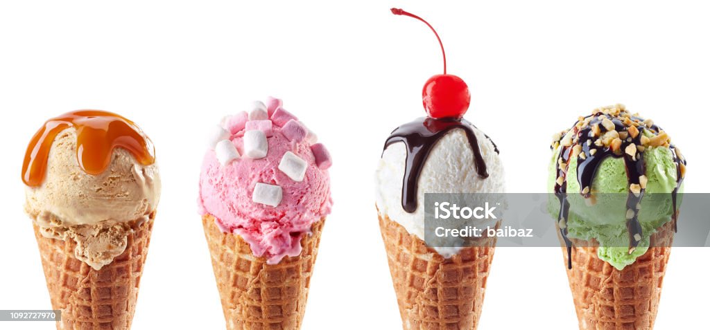Ensemble de quatre différentes cuillères à crème glacée en cornet gaufre - Photo de Crème glacée libre de droits