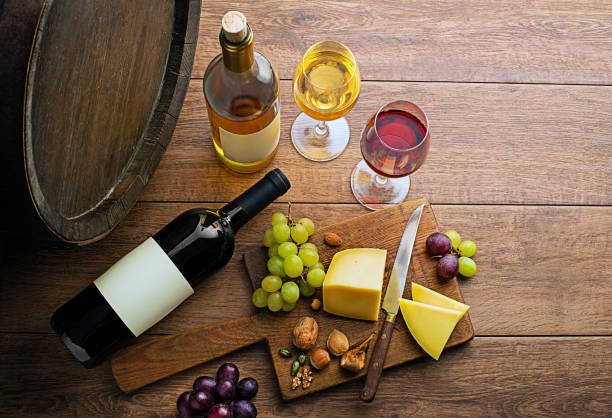 vino con cibo - wine cheese food cellar foto e immagini stock