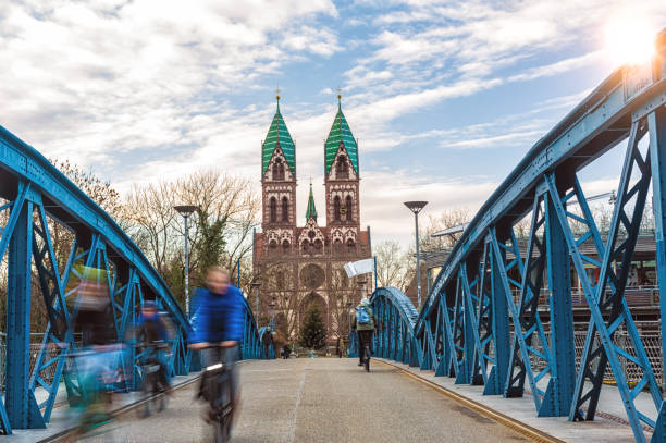 мост во фрайбурге - freiburg im breisgau стоковые фото и изображения