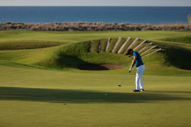 istock Golf player shoting ball - Links Golf 1092855466