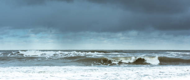 istock Ocean waves crashing  on the shore 1092892586