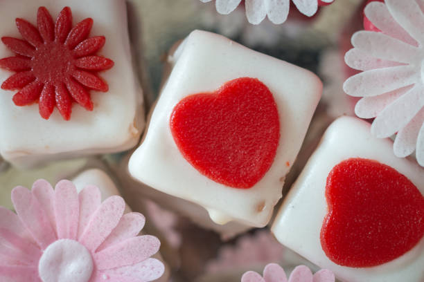 istock Petit fours with flower decoration 1092903206