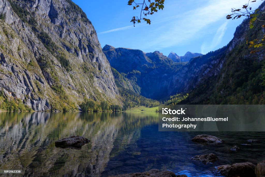 Reflexionen in den Alpen Bayerns - Lizenzfrei Alpen Stock-Foto