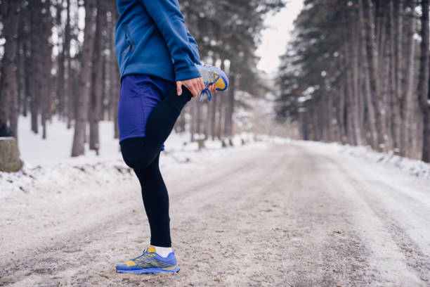 istock Winter stretching outdoors 1093162968