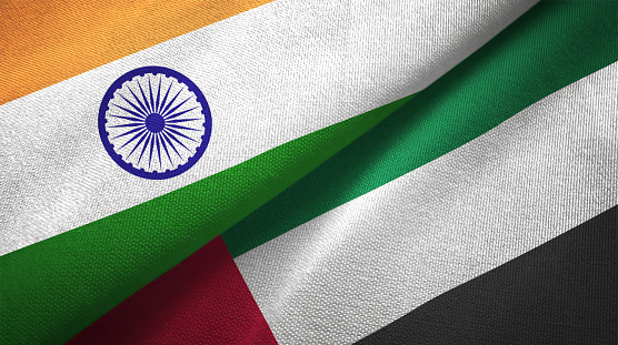Emiratos Árabes Unidos y la India dos banderas juntas textil tela textura de la tela photo