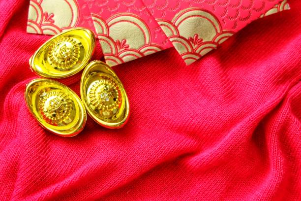 istock Gold Chinese money 1093212416