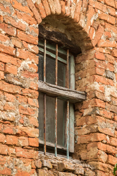istock Grunge window of abandoned house 1093242902