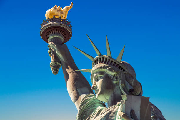 미국의 상징-자유의 여 신상입니다. 뉴욕 - statue of liberty new york city statue usa 뉴스 사진 이미지