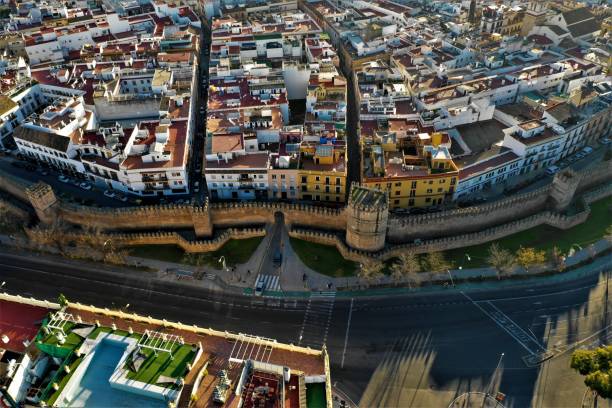 istock Wall of Seville Luftbilder 1093295152