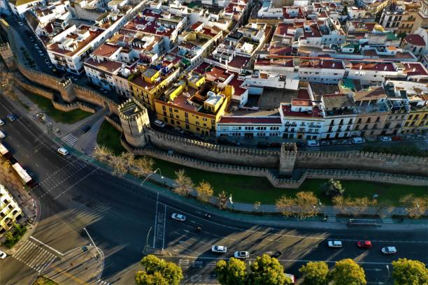 istock Wall of Seville Luftbilder 1093295210