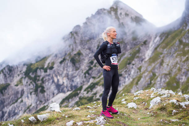 Carrera marcha de montaña - preparaciones - foto de stock