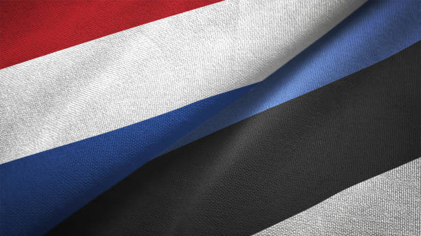 estónia e holanda dois sinalizadores têxtil juntos pano tecido textura - estonia flag pennant baltic countries - fotografias e filmes do acervo