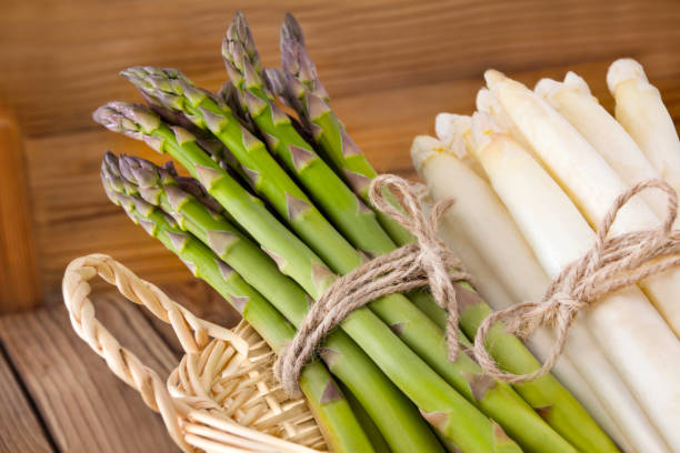 istock Asparagus green and white 1093605698