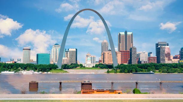 istock St Louis with Mississippi river and famous arch 1093617162