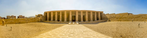 templo de abydos, egipto - templo de nefertari fotografías e imágenes de stock