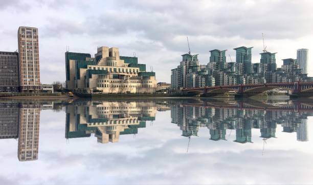 istock A panoramic view of London with reflection 1093627096