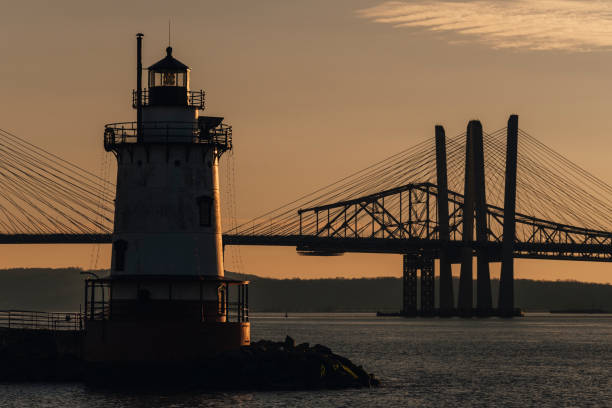 istock Tarrytown Lighthouse, New and old Tappan Zee Bridge 1093631784