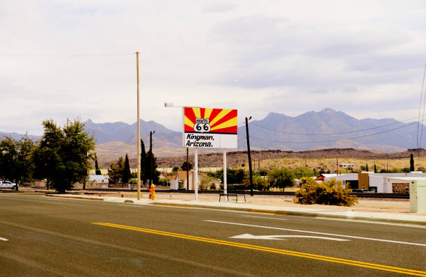 City street in the town of Kingman, Arizona, USA. City street in the town of Kingman, Arizona, USA. route 66 sign old road stock pictures, royalty-free photos & images