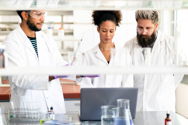 istock Group of scientists working in the lab 1093655378