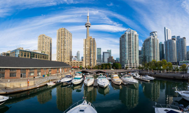 istock View of Toronto from the marina 1093661322