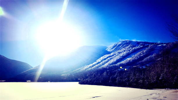 istock Echo Lake and Cannon Mountain (photo 1) 1093688448