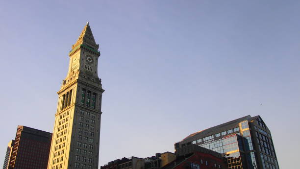 istock Boston City Shilouette (photo4) 1093694752