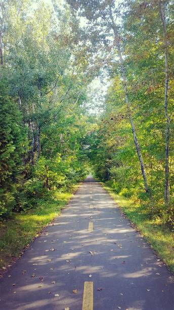 istock Drummondville bike path (photo1) 1093729574